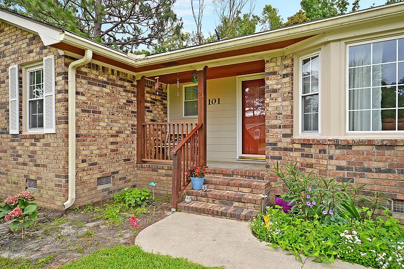 101 Myer Ln, Goose Creek, SC 29445