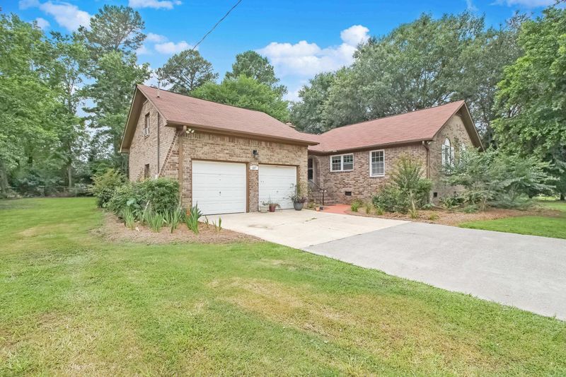 107 Azalea St, Ladson, SC 29456