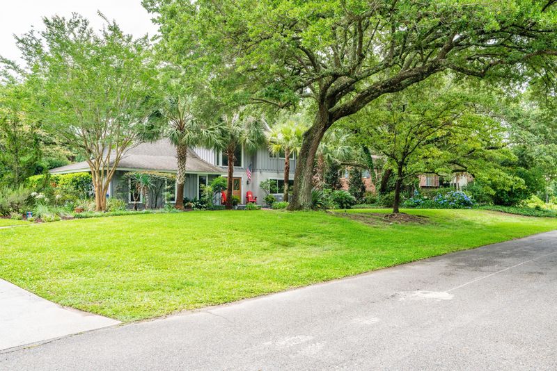 894 White Point Blvd, Charleston, SC 29412