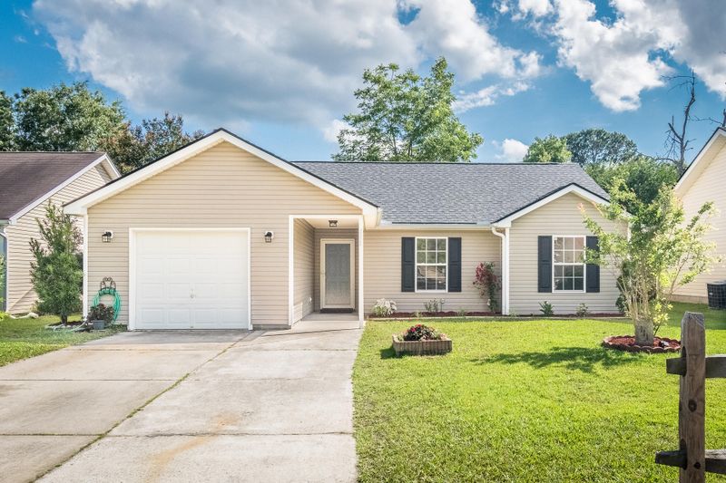 111 Cambridge Rd, Summerville, SC 29486