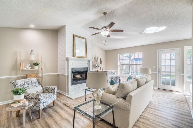 111 Cambridge Rd, Summerville, SC 29486