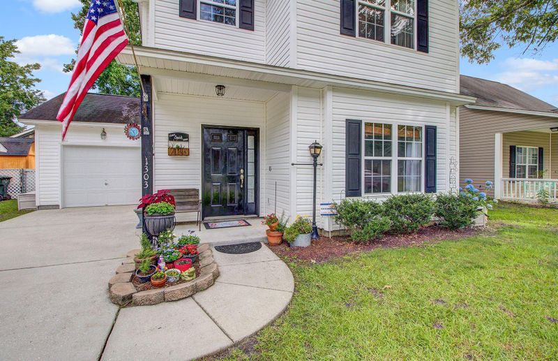 1303 Pinethicket Dr, Summerville, SC 29483