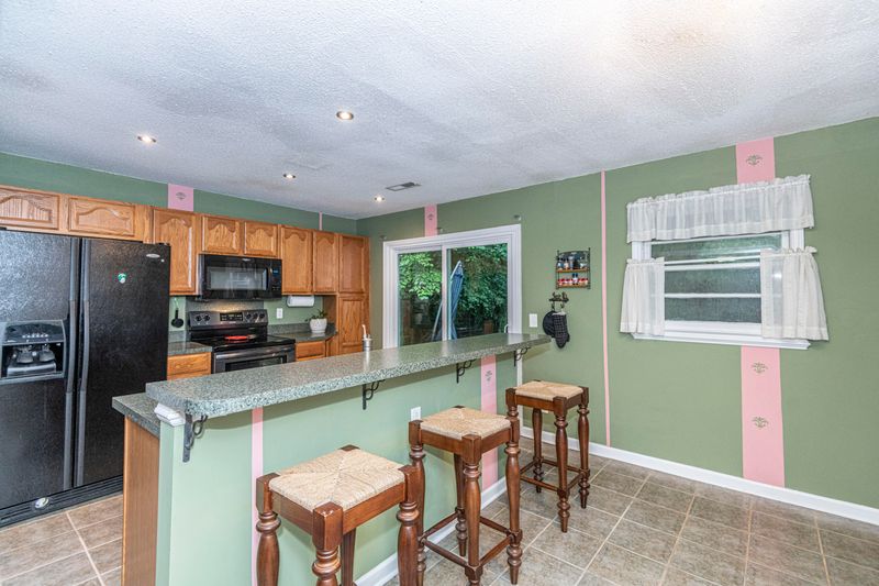 131 Pandora Dr, Goose Creek, SC 29445