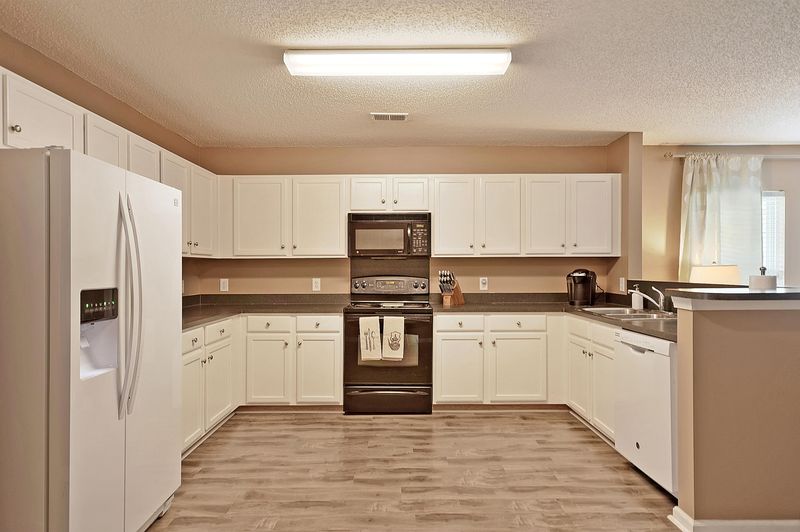 304 Bradley Bend Dr, Moncks Corner, SC 29461