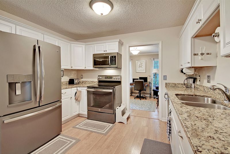 123 Dunbury Dr, Summerville, SC 29485