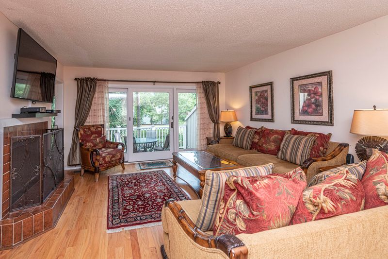 22 Racquet Club, Isle Of Palms, SC 29451