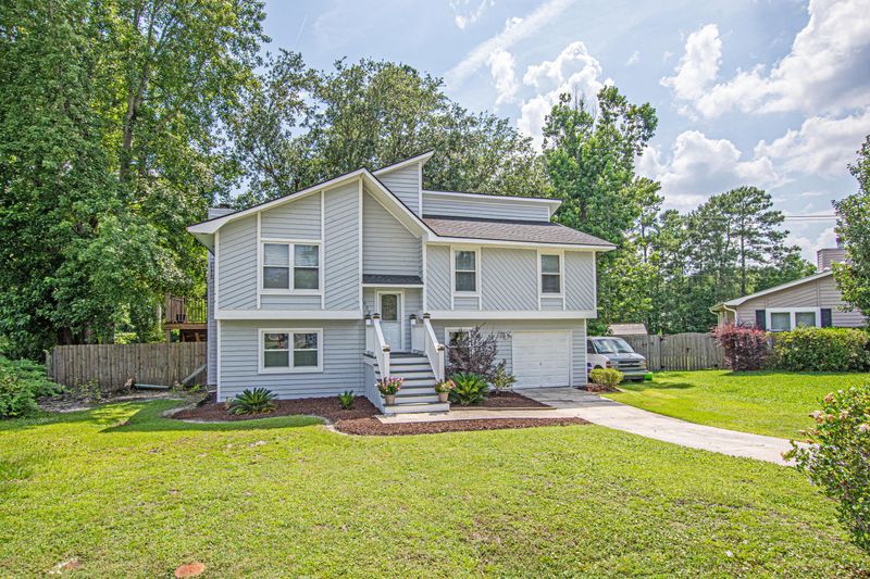1020 Lauren Ln, Goose Creek, SC 29445