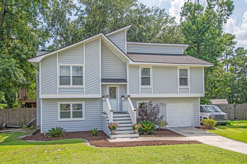 1020 Lauren Ln, Goose Creek, SC 29445