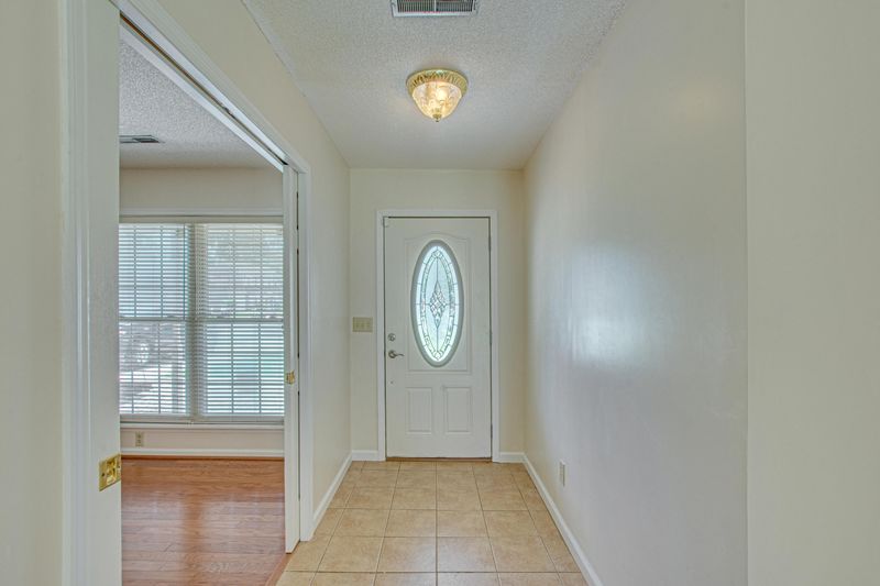 111 Broken Trl, Summerville, SC 29486