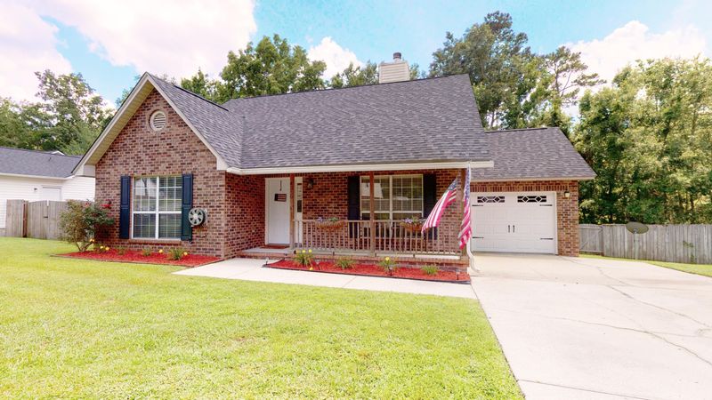 350 Camelot Dr, Goose Creek, SC 29445
