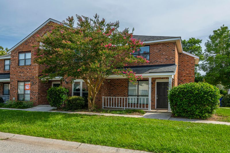 1421 Dove Run Dr #D, Charleston, SC 29412