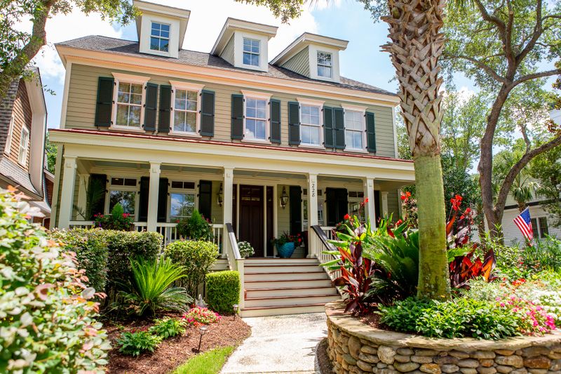228 Delahow St, Charleston, SC 29492