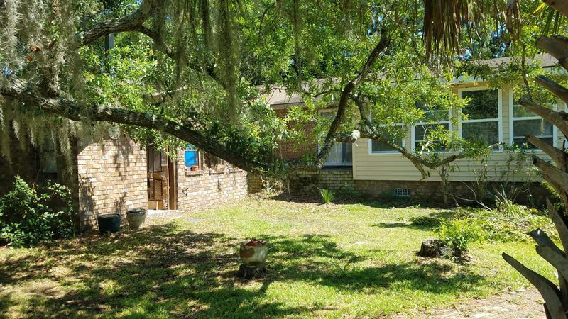 7863 Russell Creek Rd, Edisto Island, SC 29438
