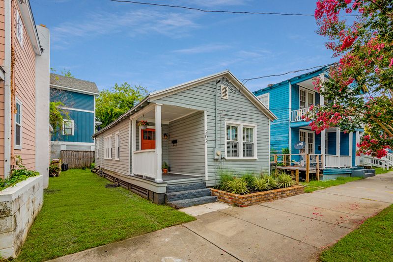 202 Fishburne St, Charleston, SC 29403