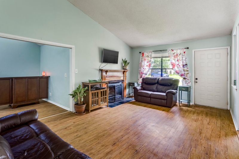 110 Robert Dr, Ladson, SC 29456