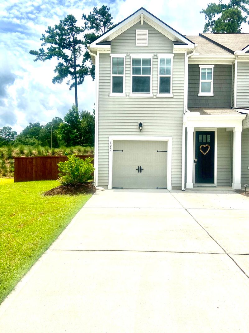 125 Wild Holly Dr, Moncks Corner, SC 29461