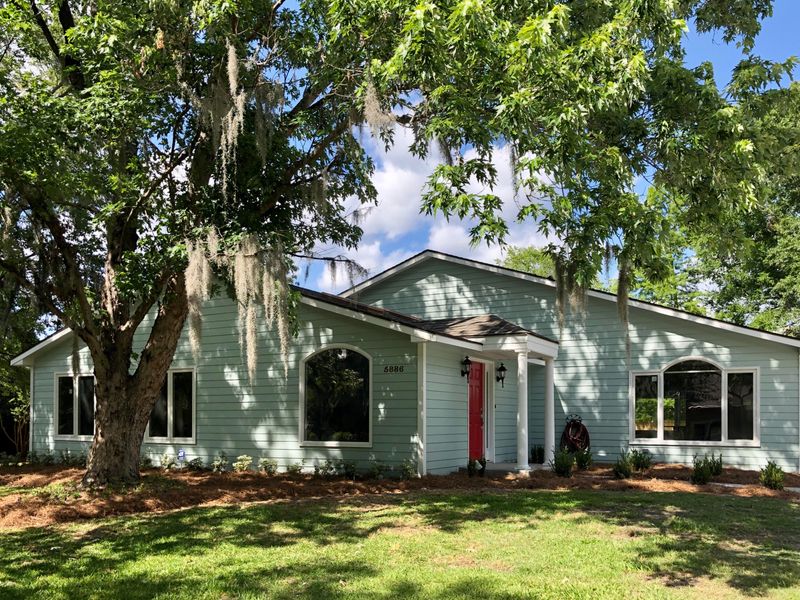 5886 Ryans Bluff Rd, North Charleston, SC 29418