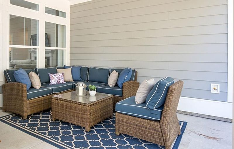 6044 Coral Berry Dr, Hanahan, SC 29410