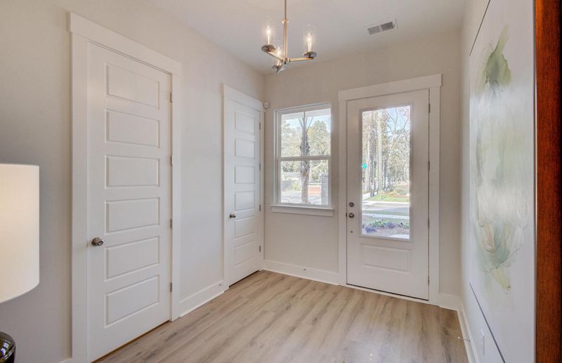 3035 Evening Tide Dr, Hanahan, SC 29410