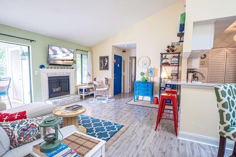 1481 Center St #308, Mount Pleasant, SC 29464