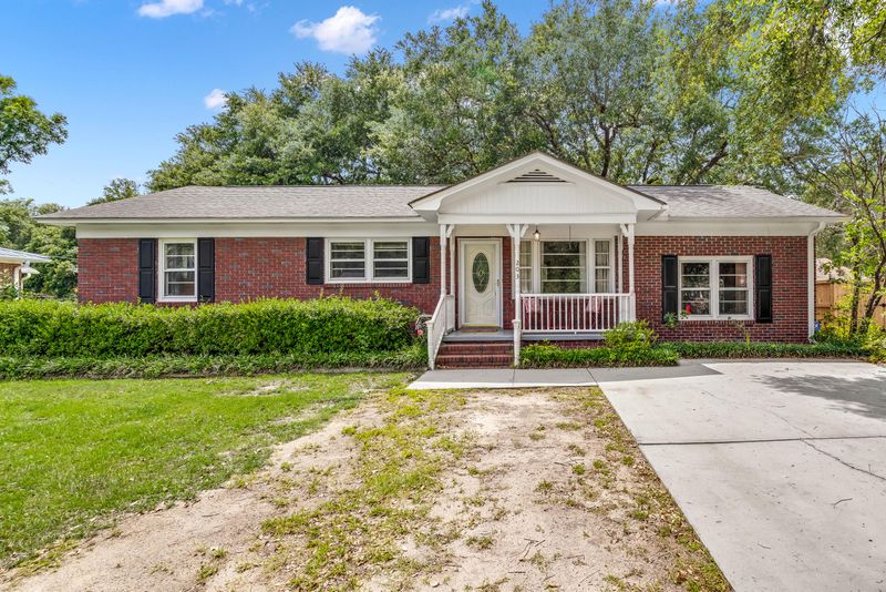 203 High Hill Dr, Moncks Corner, SC 29461