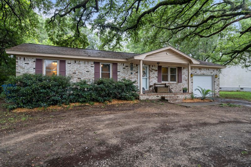 1303 Camp Rd, Charleston, SC 29412