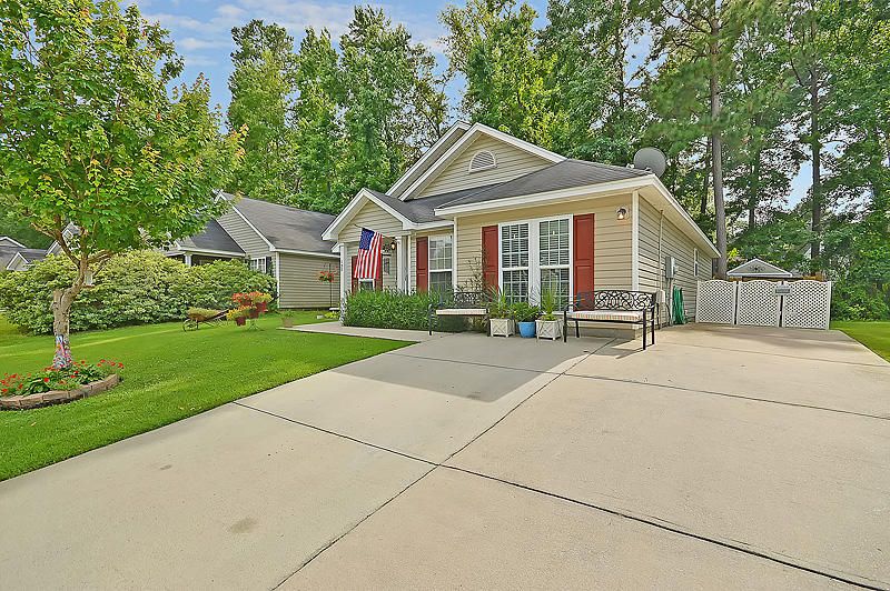 157 Trickle Dr, Summerville, SC 29483