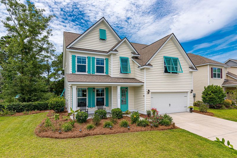 1049 Harbortowne Rd, Charleston, SC 29412