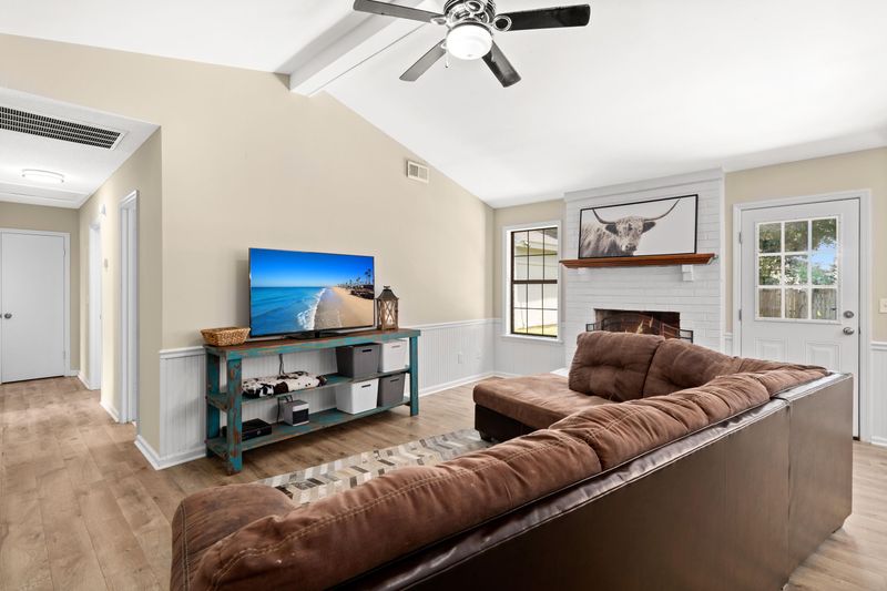 107 Wicker Ct, Summerville, SC 29486