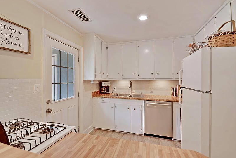 1220 Wimbee Dr, Charleston, SC 29407