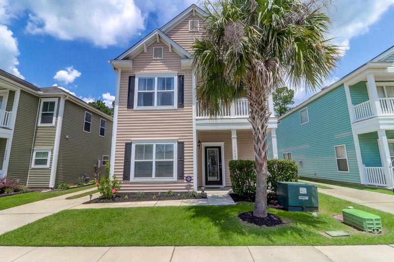7448 Northgate Dr, Hanahan, SC 29410