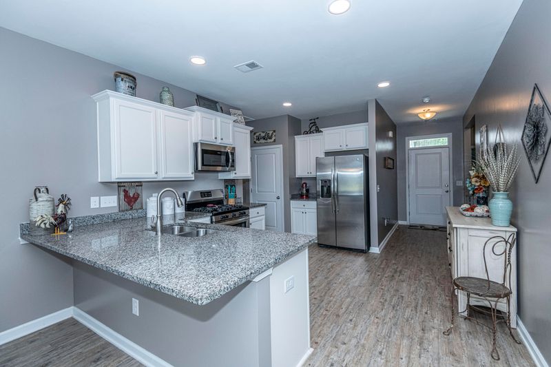 511 Wayton Cir, Moncks Corner, SC 29461