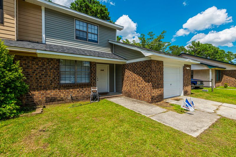 7732 Wayfield Cir, North Charleston, SC 29418