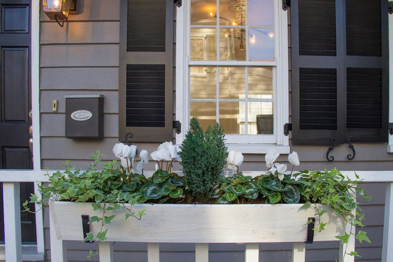 9 Montagu Ct, Charleston, SC 29401