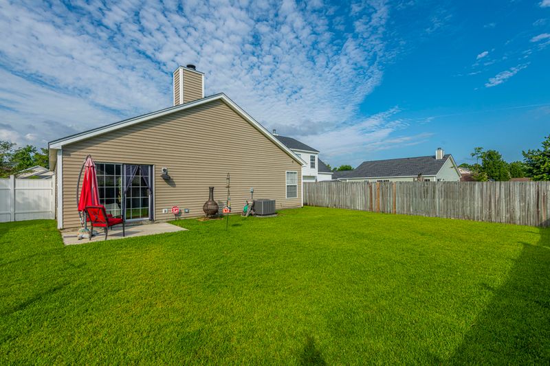 110 Blue Jasmine Ln, Summerville, SC 29483