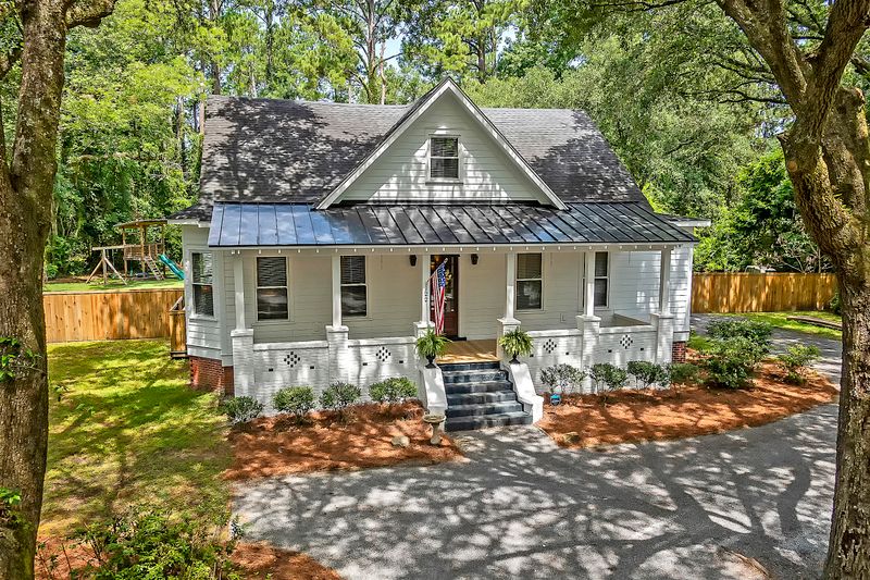 122 Simmons Ave, Summerville, SC 29483