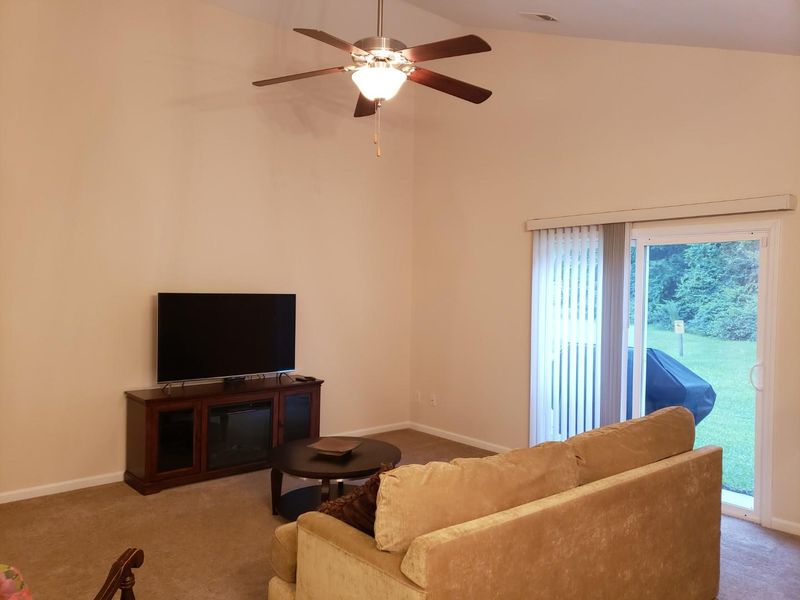 211 Island Green Rd, Goose Creek, SC 29445