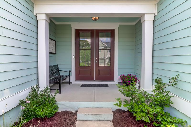 1206 Raven Rd, Hanahan, SC 29410