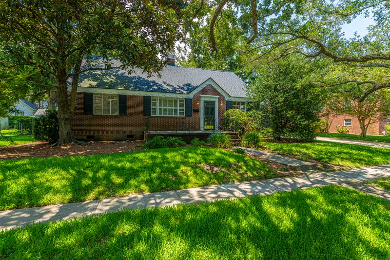 14 Moore Dr, Charleston, SC 29407