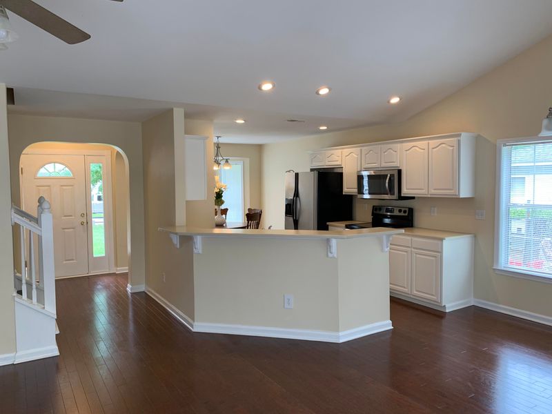 1159 Berkeley St, Hanahan, SC 29410