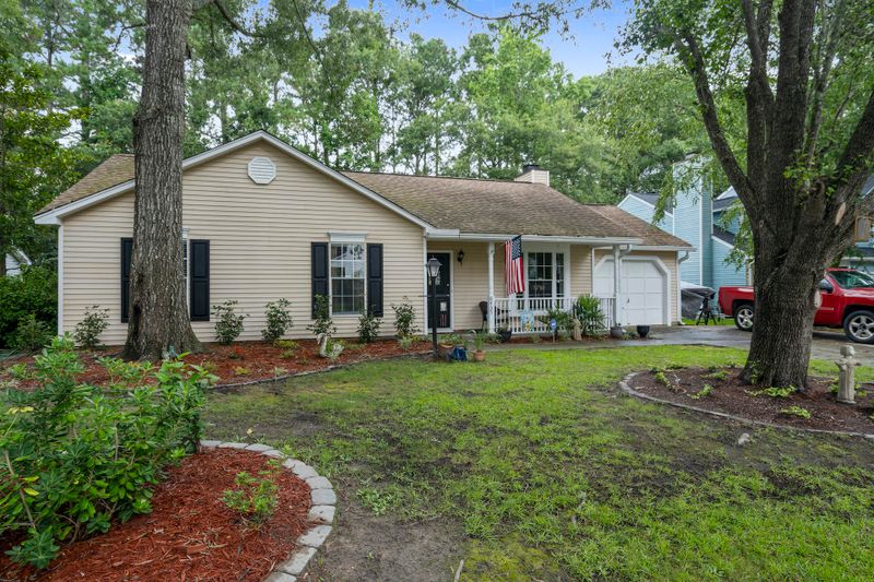 8435 Scotts Mill Dr, North Charleston, SC 29420