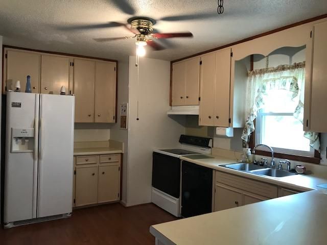22 Newark Ave, Goose Creek, SC 29445
