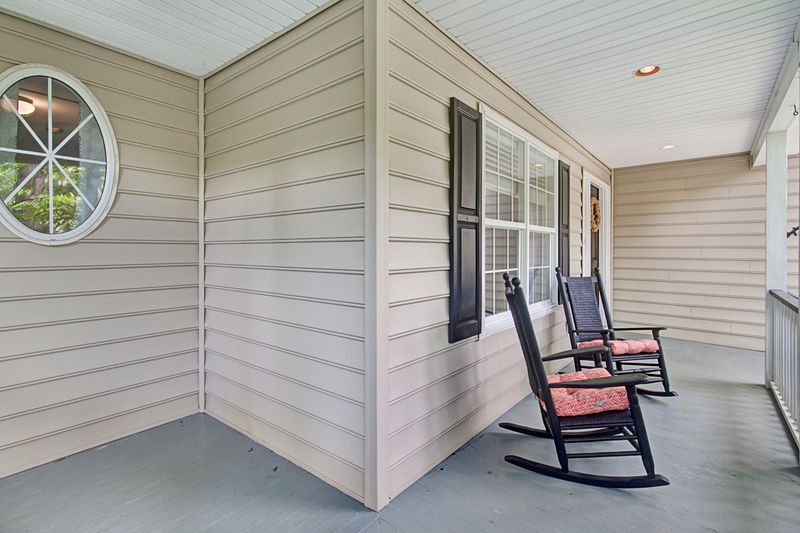 894 Treasury Bend Dr, Charleston, SC 29412