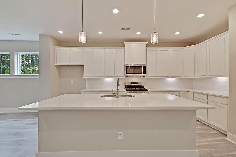 709 Pine Bark Ln, Summerville, SC 29486