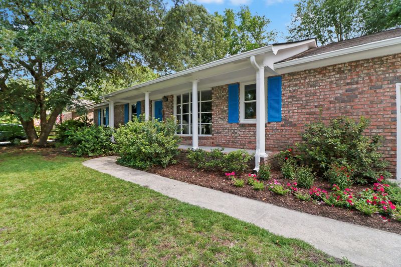2425 Spring Garden St, Charleston, SC 29414