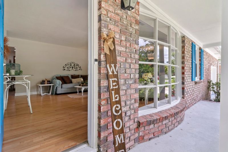 2425 Spring Garden St, Charleston, SC 29414