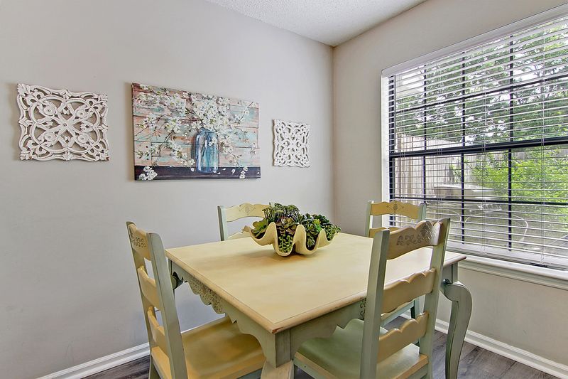 1718 Deer Path Dr, Mount Pleasant, SC 29464