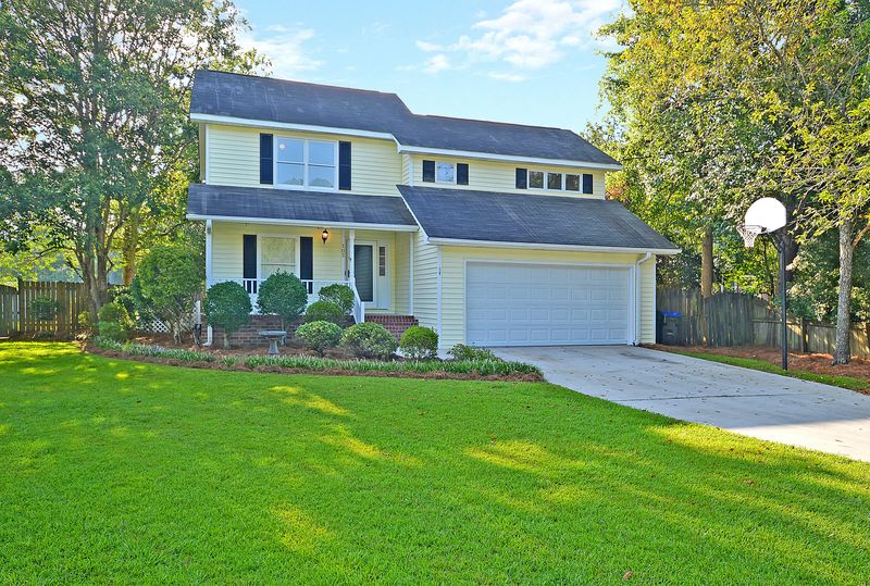 102 Limerick Cir, Summerville, SC 29483