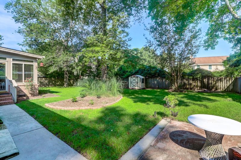 304 Ashburne Ct, North Charleston, SC 29418