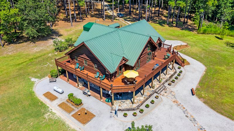 460 Wild Cherry Ln, Summerville, SC 29486